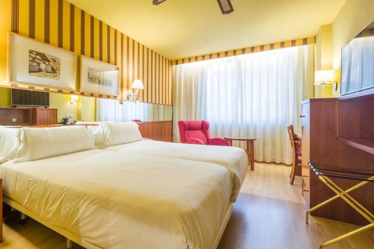  Hotel ILUNION Les Corts – Spa Barcelona