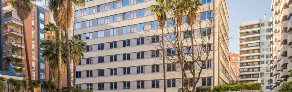 Fachada Hotel ILUNION Les Corts – Spa Barcelona Fachada Hotel ILUNION Les Corts – Spa Barcelona