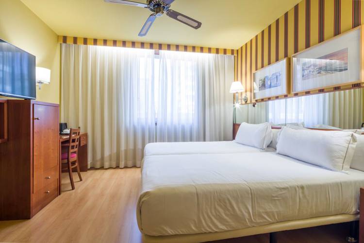  Hotel ILUNION Les Corts – Spa Barcelona