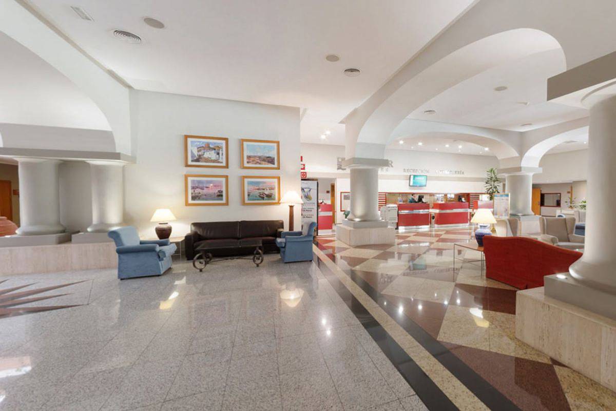Lobby Hotel ILUNION Les Corts – Spa Barcelona