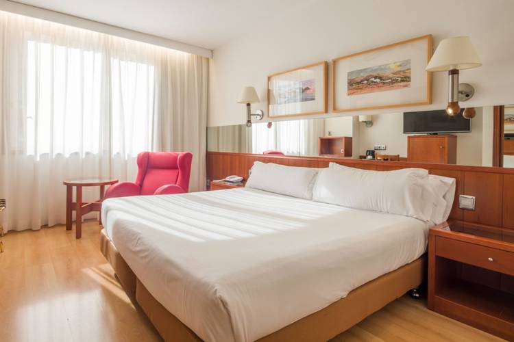  Hotel ILUNION Les Corts – Spa Barcelona