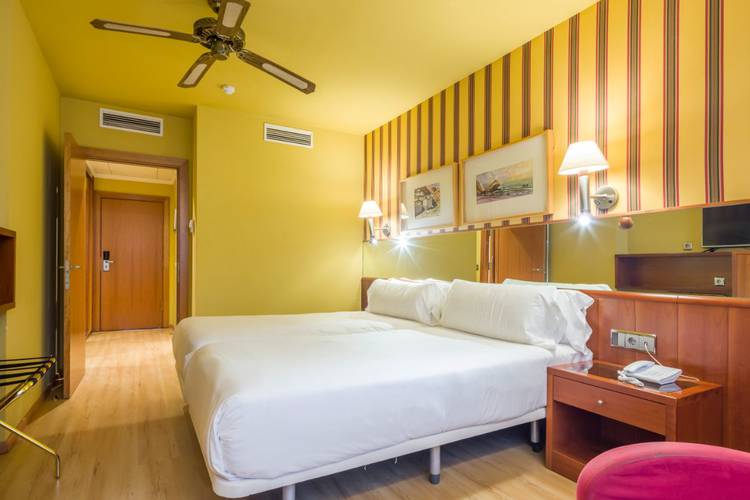  Hotel ILUNION Les Corts – Spa Barcelona