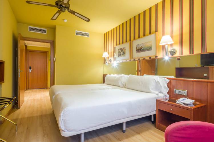  Hotel ILUNION Les Corts – Spa Barcelona
